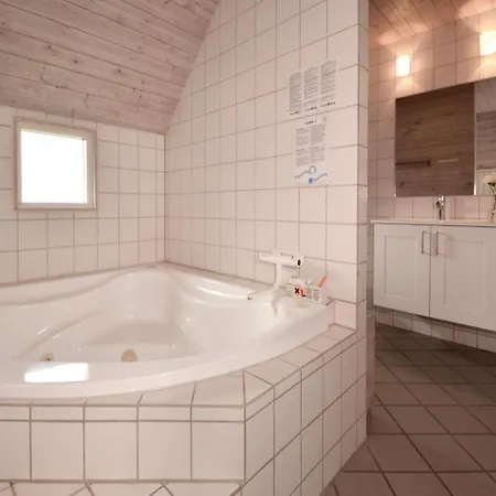 Four-bedroom Holiday In Ferienhaus Blåvand